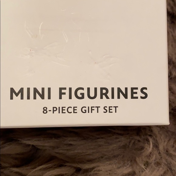 NEW Disney Pixar 8pc mini figurines gift set - Picture 4 of 5